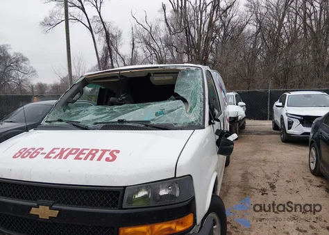 2021 Chevrolet Express Cargo Rwd 2500 Regular Wheelbase Wt from USA, damaged, VIN 1GCWGAFP1M1176054